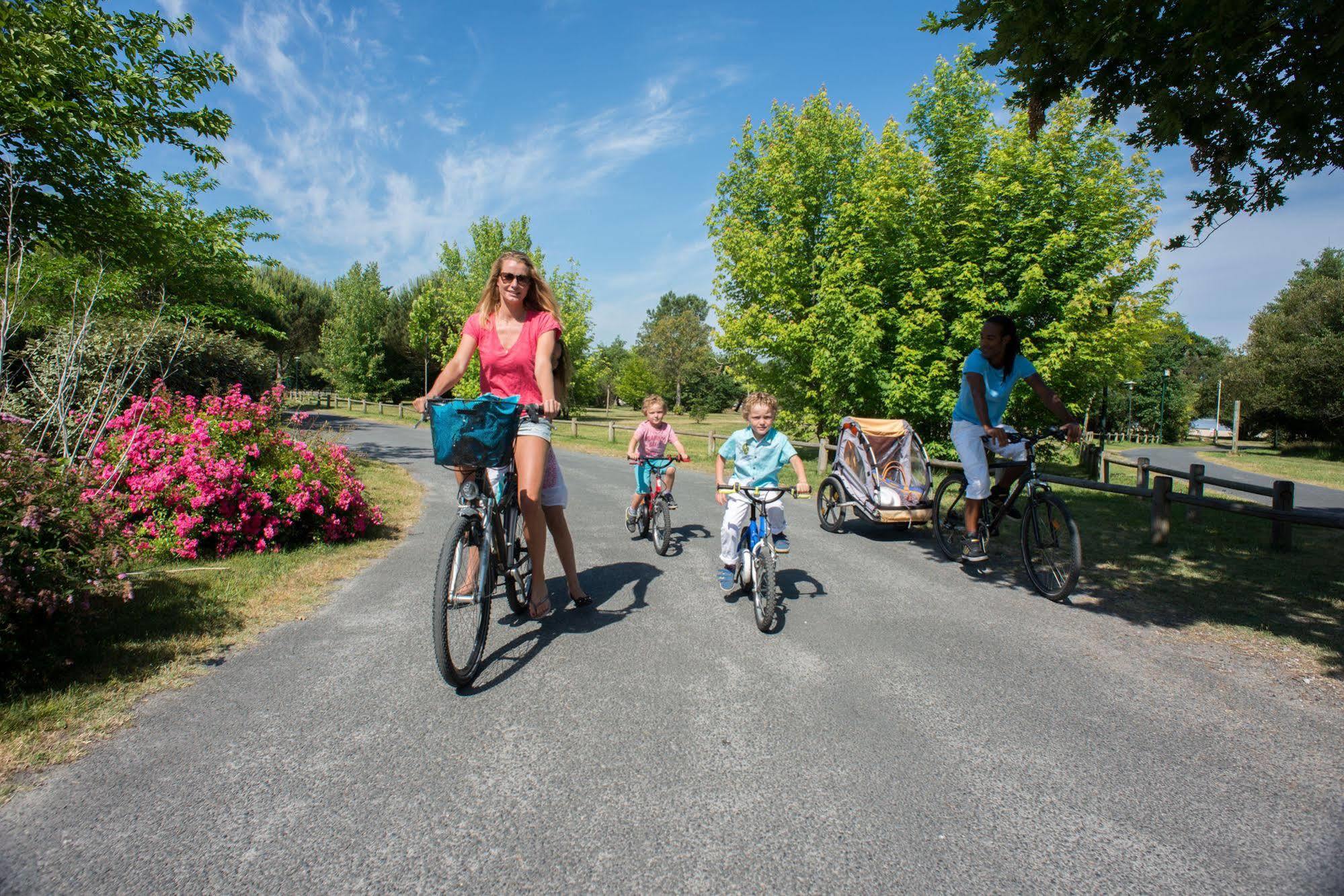 ホテル Camping Officiel Siblu Domaine De Litteau エクステリア 写真